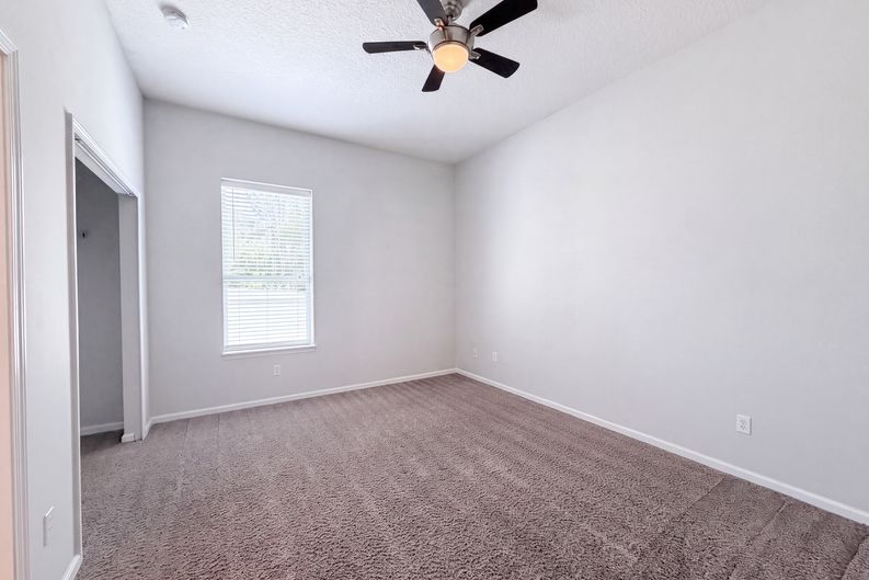 Photo 15 of 21 of 845 Songbird Dr, Orange Park, FL