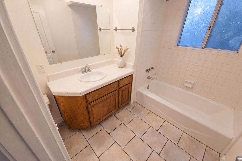 Photo 18 of 31 of 472 Brentwood Dr, Lake Arrowhead, CA