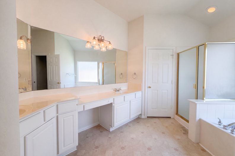 Photo 8 of 15 of 6312 Candletree Ln, McKinney, TX
