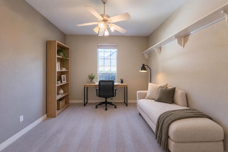 Photo 11 of 29 of 619 Edgewood Ln, Red Oak, TX