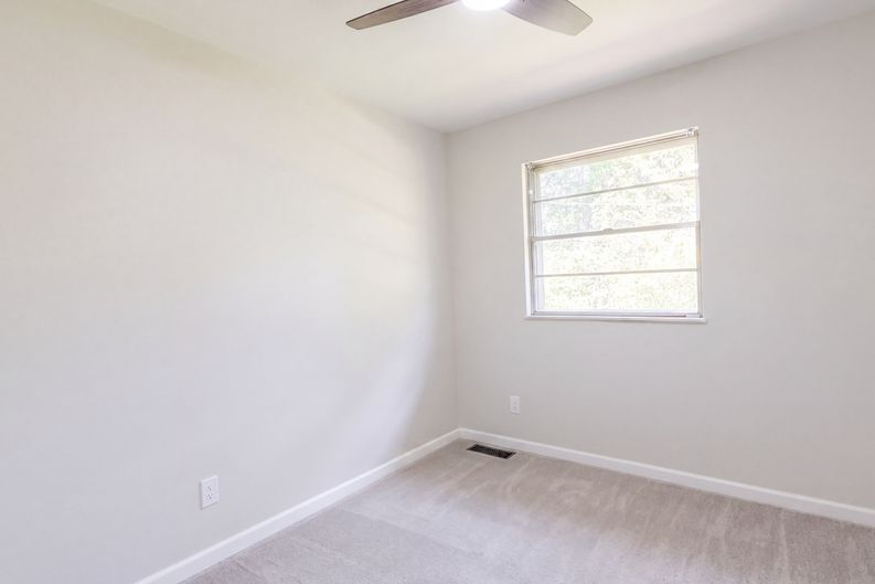 Photo 11 of 21 of 4358 Rhine Dr, Florissant, MO
