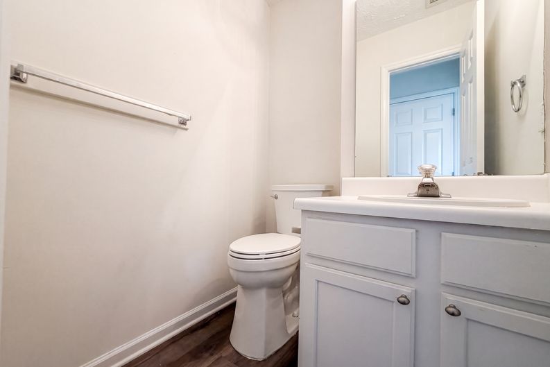 Photo 13 of 18 of 3358 Neptune Dr, Raleigh, NC