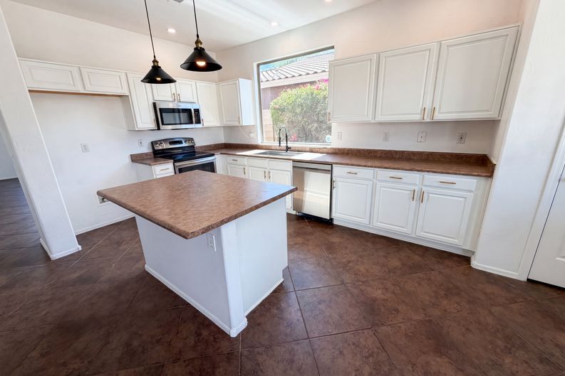 Photo 12 of 32 of 17529 W East Wind Ave, Goodyear, AZ