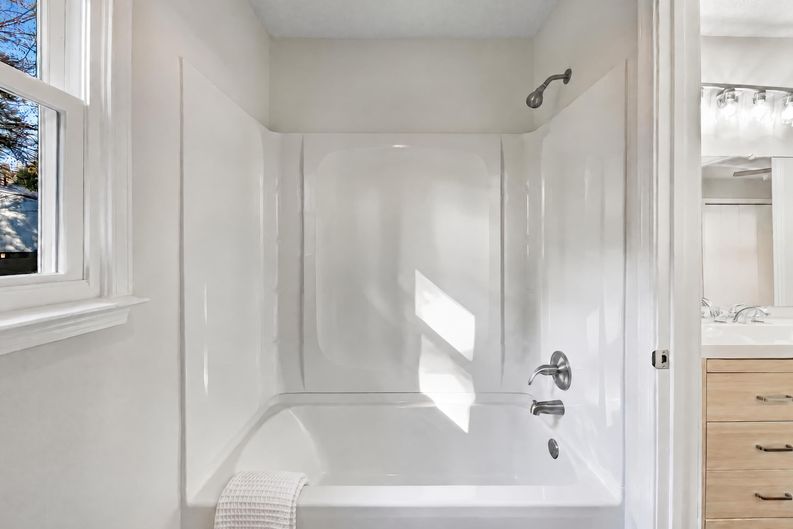 Photo 17 of 18 of 4051 Gordon Ct, Winston Salem, NC