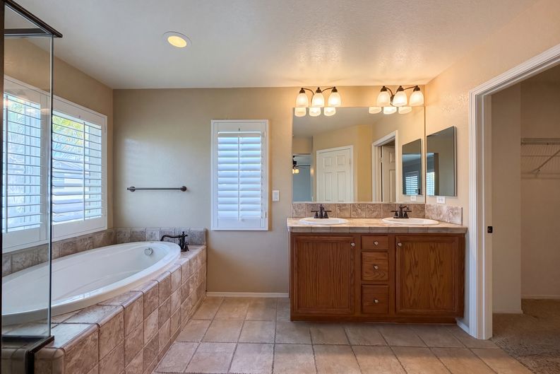 Photo 15 of 26 of 29202 Cowboy Ct, Valencia, CA