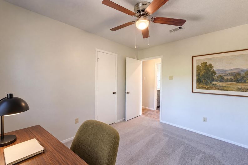 Photo 19 of 28 of 15830 Hilltop Dr, Kemp, TX