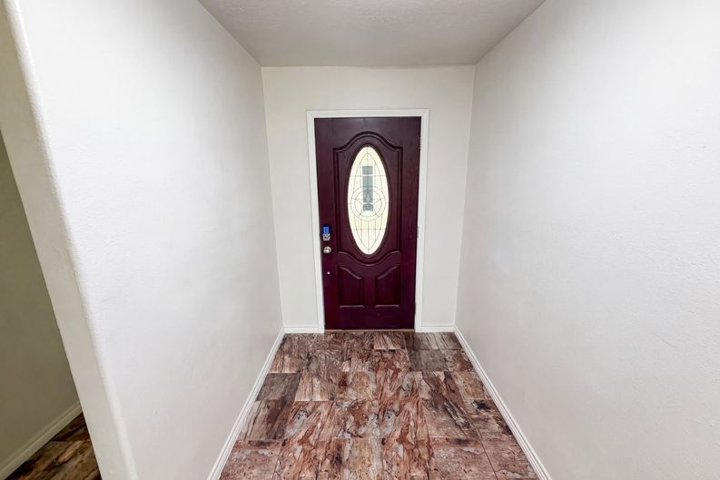 Photo 7 of 21 of 9002 Barracuda Dr, Texas City, TX