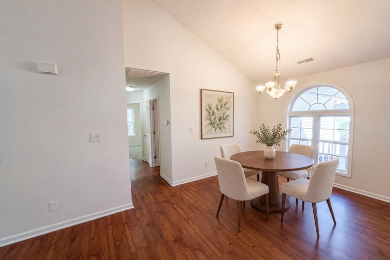Photo 7 of 23 of 4315 Enoch Dr, Charlotte, NC