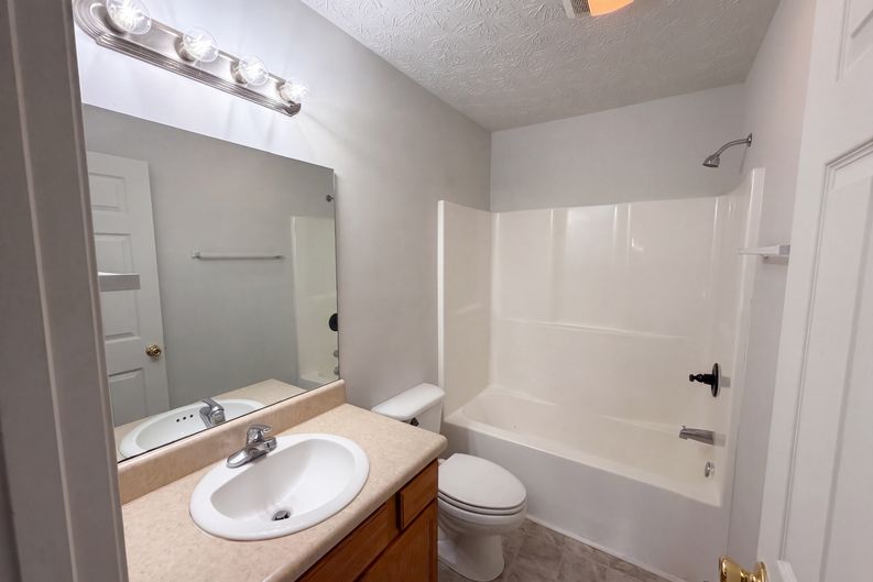 Photo 19 of 30 of 7111 Pinecroft Ln, Knoxville, TN