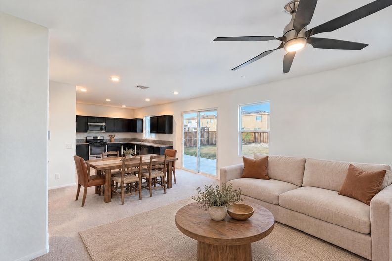 Photo 6 of 23 of 3019 Desert Cloud Ave, Rosamond, CA