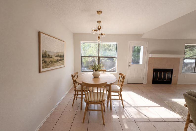 Photo 10 of 31 of 13020 Moorcroft Ln, Austin, TX