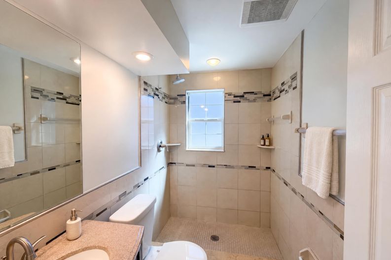 Photo 16 of 22 of 645 10th Pl, Safety Harbor, FL