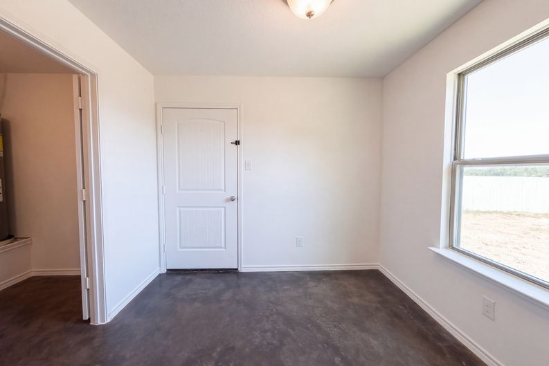 Photo 15 of 18 of 521 Brazos Hills Dr, Weatherford, TX