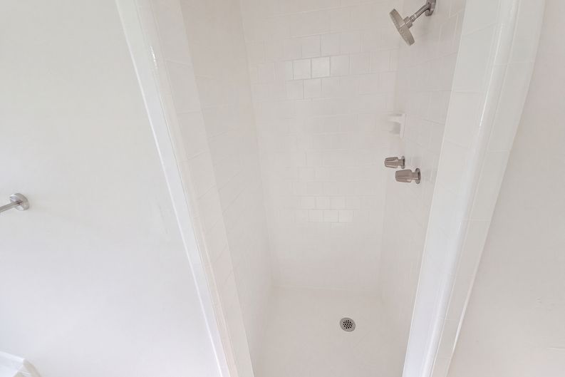 Photo 11 of 29 of 2580 Verna Way, Sacramento, CA