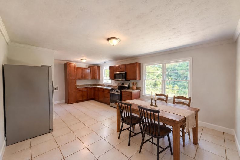 Photo 6 of 17 of 3224 Sandhill Dr, Fayetteville, NC