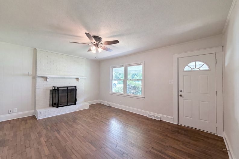 Photo 6 of 16 of 206 Lilly St, Cherryville, NC