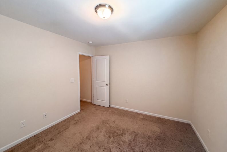 Photo 4 of 20 of 857 Forest Park Rd, Columbia, SC