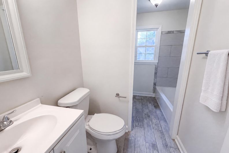 Photo 19 of 21 of 728 Milan Rd E, Charlotte, NC