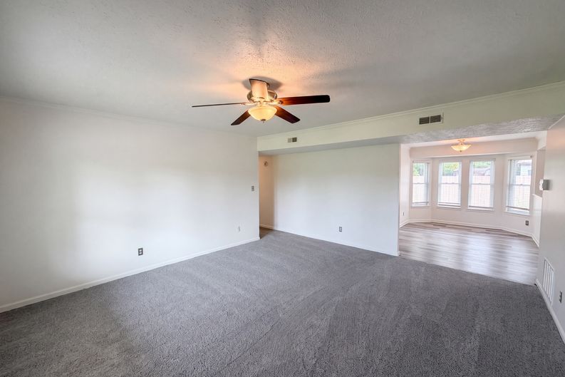 Photo 3 of 16 of 7938 Inverness Dr, Indianapolis, IN