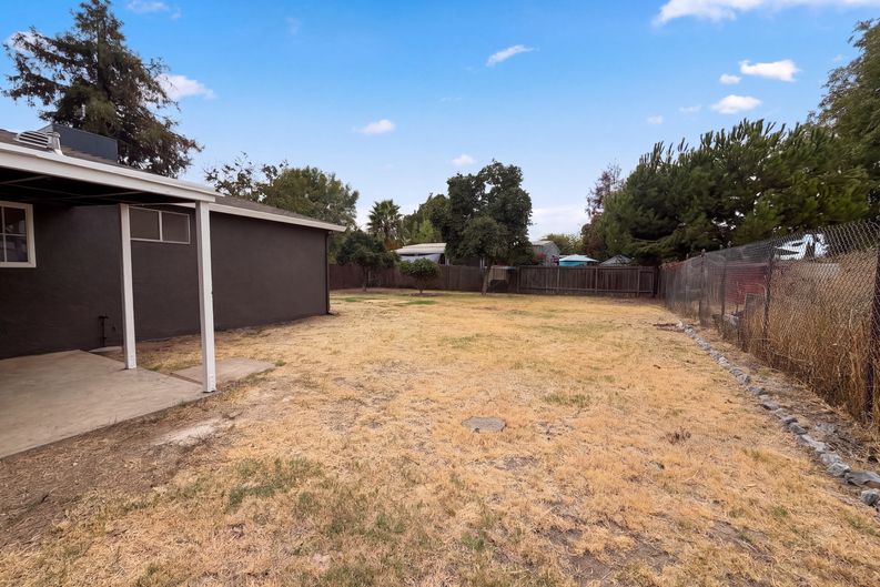 Photo 5 of 24 of 4198 George Ave, Olivehurst, CA