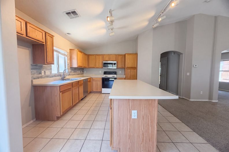 Photo 7 of 17 of 426 E Payton St, San Tan Valley, AZ