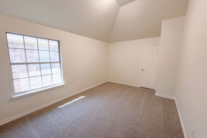 Photo 19 of 29 of 1803 High Meadow St, Glenn Heights, TX