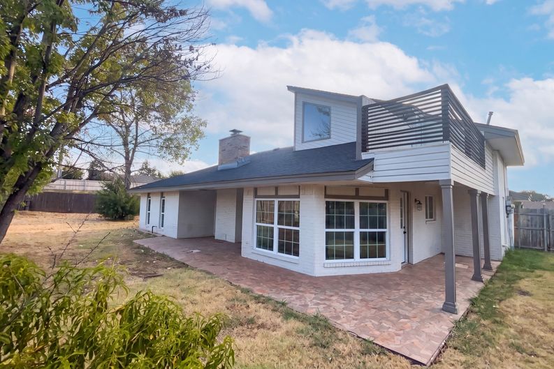 Photo 5 of 23 of 2114 NW 55th St, Lawton, OK