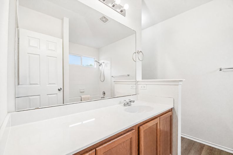 Photo 10 of 19 of 259 Coal Dr, Jarrell, TX