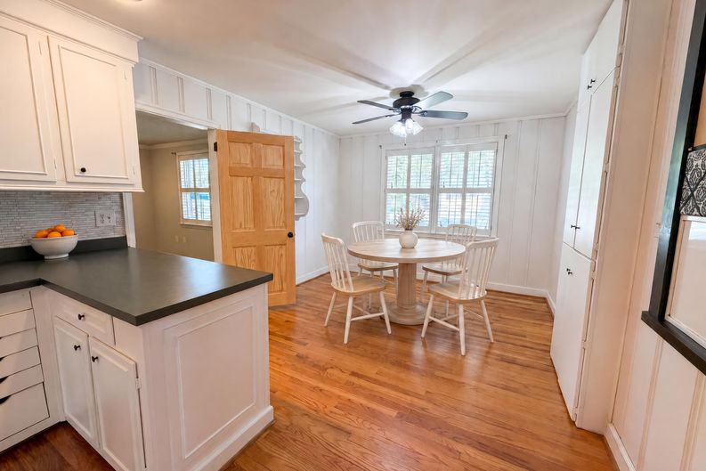 Photo 6 of 20 of 3006 Hilldale Rd, West Columbia, SC