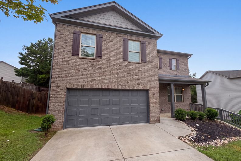 Photo 18 of 22 of 611 Dodson Lake Ct, Fairburn, GA