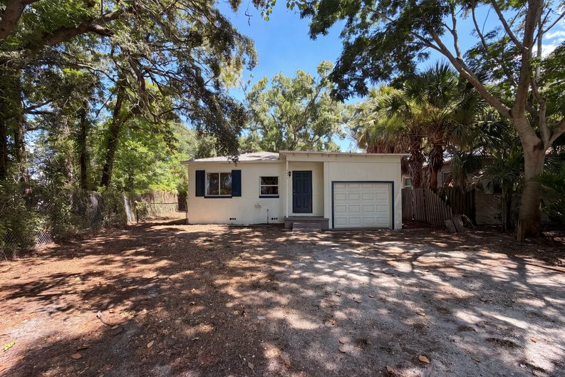 Photo 14 of 18 of 2235 45th Ave N, Saint Petersburg, FL