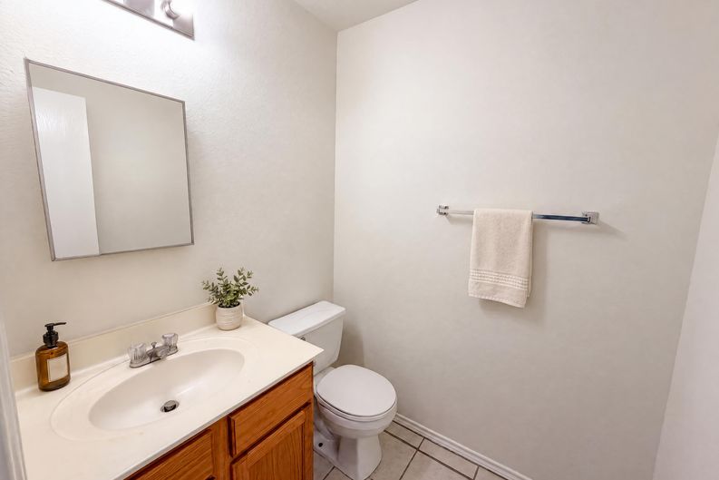 Photo 13 of 21 of 305 Edgewood Cv, Leander, TX