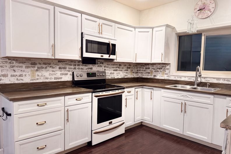 Photo 7 of 19 of 172 Gardenia Ct, Marble, NC
