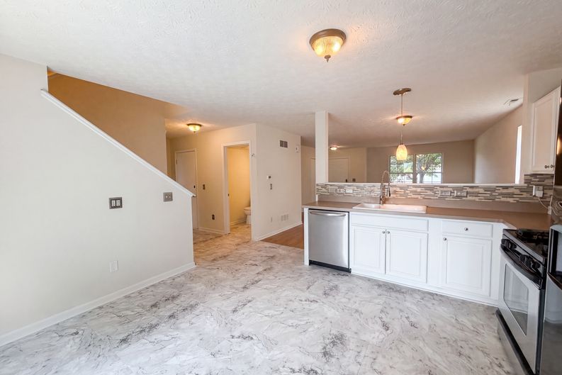 Photo 6 of 29 of 4625 Kenross Dr, Columbus, OH