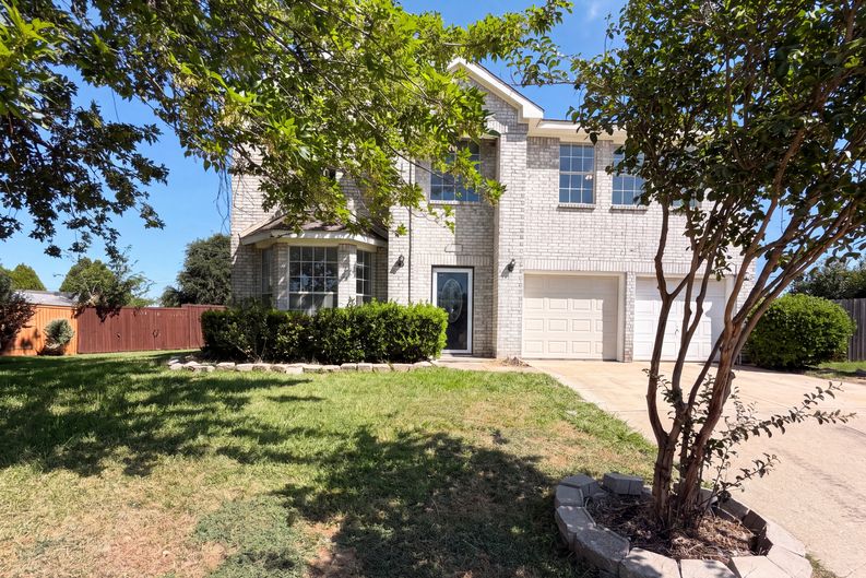 Photo 16 of 18 of 861 Pimernel Ln, Plano, TX
