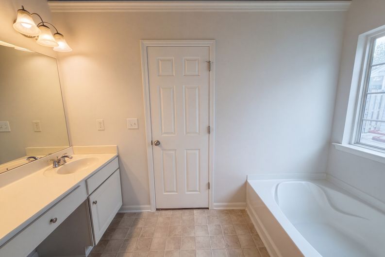 Photo 12 of 26 of 5482 Swanson Rd, Ellenwood, GA