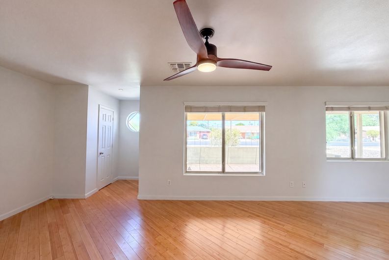 Photo 6 of 29 of 909 W Missouri Ave, Phoenix, AZ