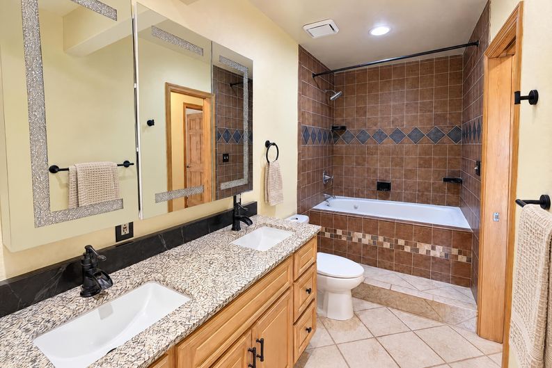 Photo 9 of 25 of 4423 S Elati St, Englewood, CO