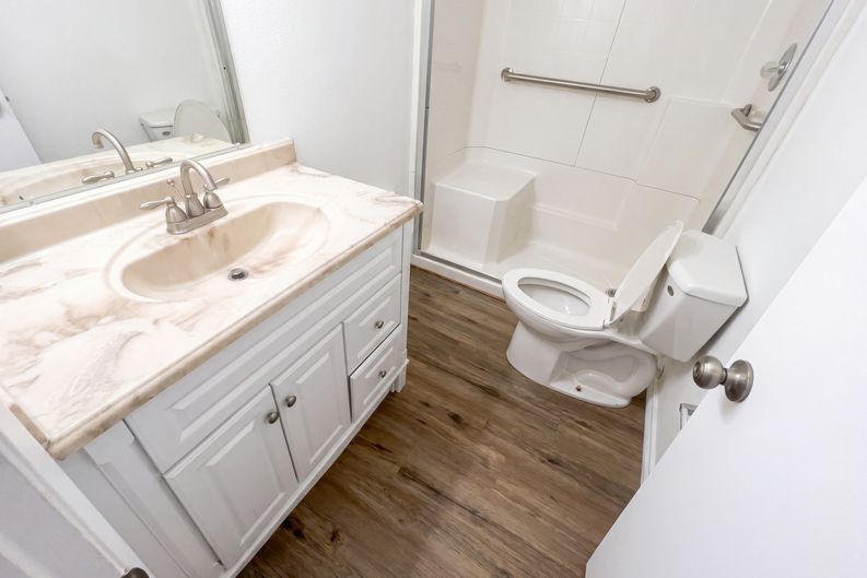 Photo 11 of 20 of 421 N 3rd St, Jacksboro, TX