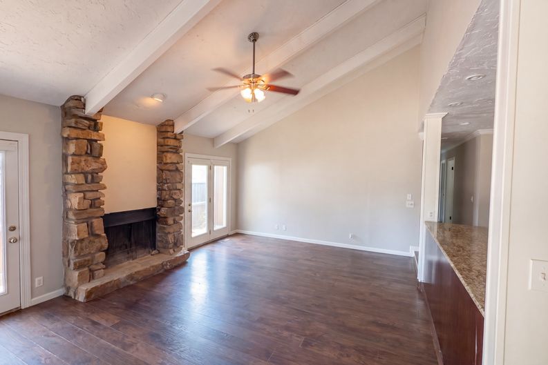 Photo 3 of 21 of 1409 S Walnut Ave, Broken Arrow, OK