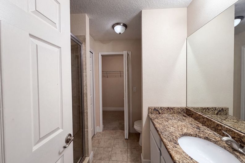 Photo 18 of 23 of 33137 Irongate Dr, Leesburg, FL