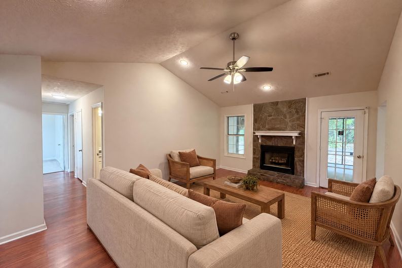 Photo 10 of 22 of 430 Cornwallis Way, Fayetteville, GA
