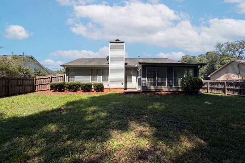 Photo 17 of 19 of 3167 River Oak Rd, Decatur, GA