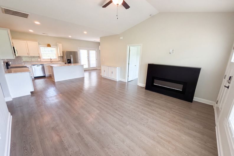 Photo 3 of 16 of 7825 Medlin Rd, Monroe, NC