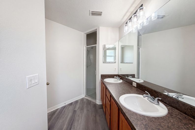 Photo 16 of 20 of 3408 Grove Blossom Ln, Plant City, FL