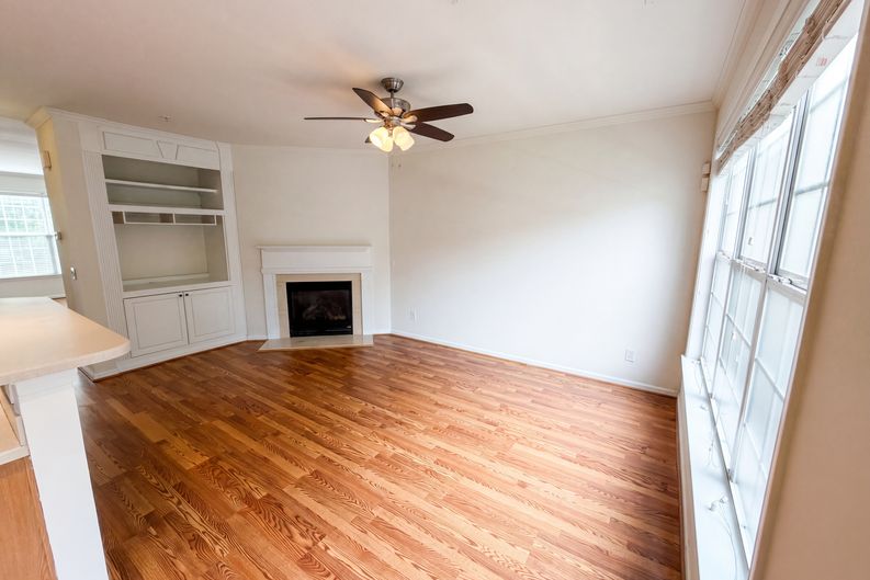 Photo 8 of 29 of 4660 Creekside Villas Way SE, Smyrna, GA