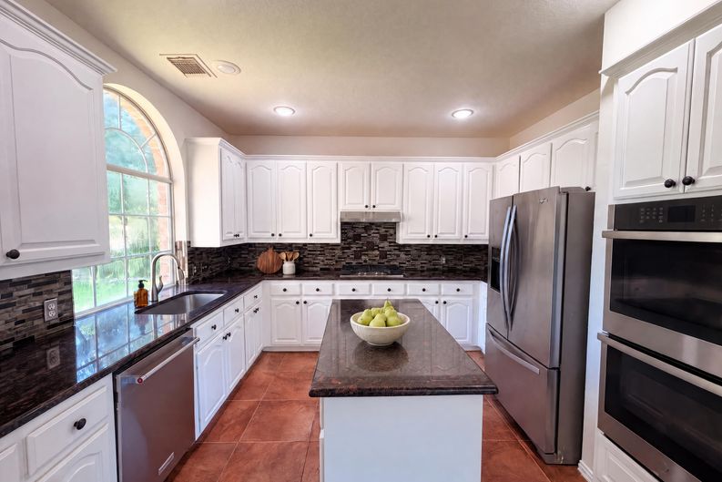 Photo 9 of 22 of 3106 Westshore Dr, Rowlett, TX