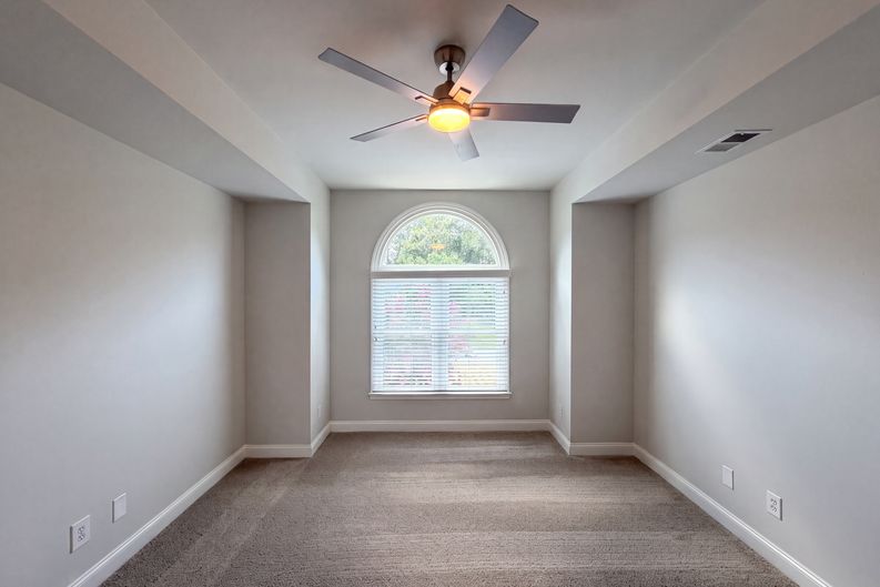 Photo 12 of 23 of 212 Timberlane Dr, Belmont, NC