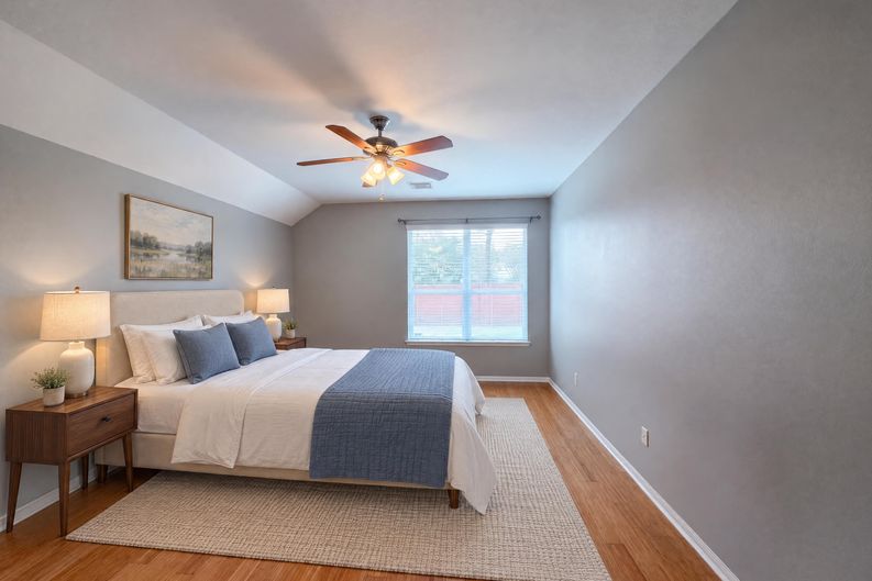 Photo 4 of 41 of 11810 White Water Bay Dr, Pearland, TX