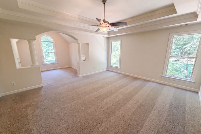 Photo 4 of 33 of 10124 Windtree Ln, Charlotte, NC